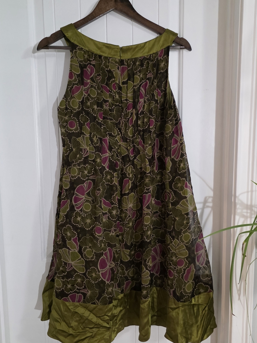 Y2K Maggy London 100% Silk Floral Shift Dress Size 12 Green, Vintage Sleeveless - Picture 7 of 11